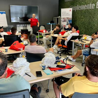 Sagola en el acabado de alta gama para el sector de náutica deportiva y de recreo: dos jornadas de formación con la gama IMRON MARINE (Axalta)